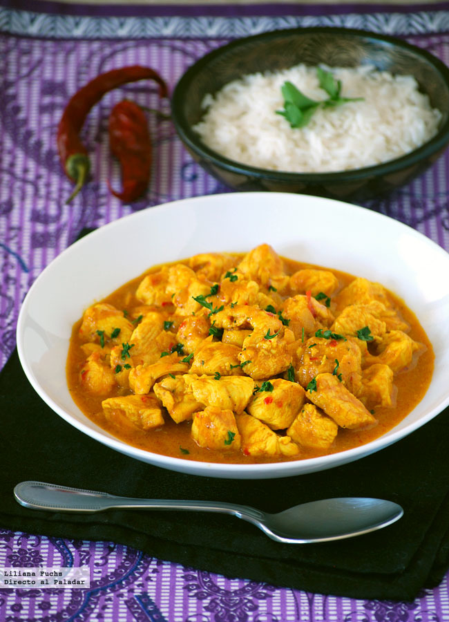 POLLO AL CURRY CON ARROZ BLANCO POR LA LEY GASTRONOMICA